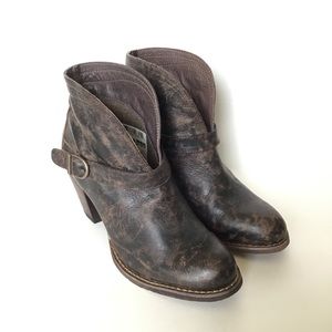 Durango single strap demi brown distressed western cowboy ankle boots 6 M